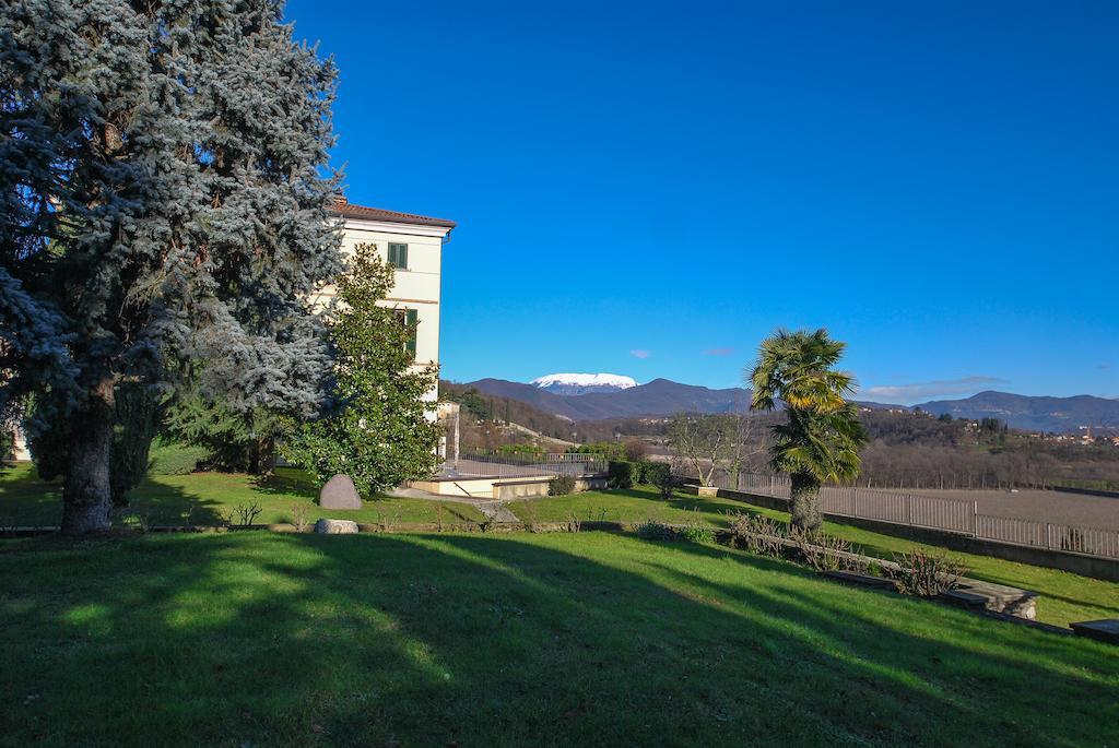 Villa Santa Maria Dell'Arco - Centro Oreb Cazzago San Martino Exteriér fotografie